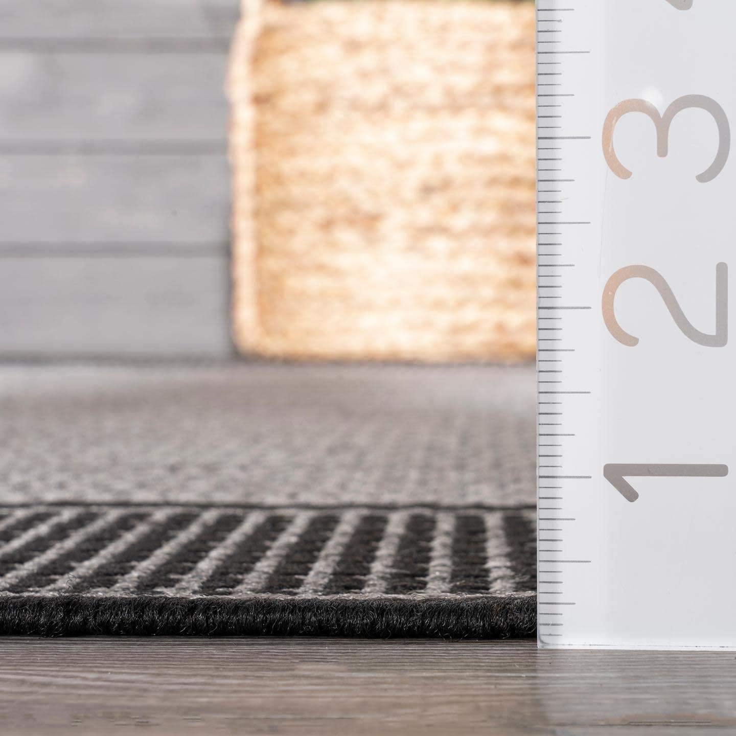 nuLOOM Leila Bordered Indoor/Outdoor Area Rug, 7' 6" x 10' 9", Grey