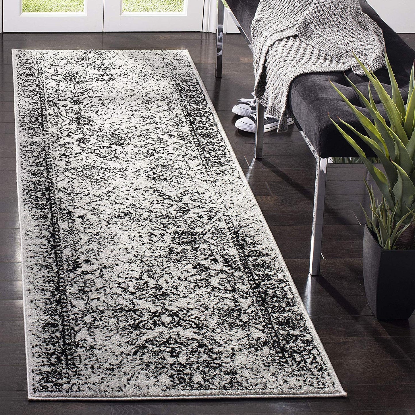 Vintage Distressed Grey/Gray / Black Area Rugs