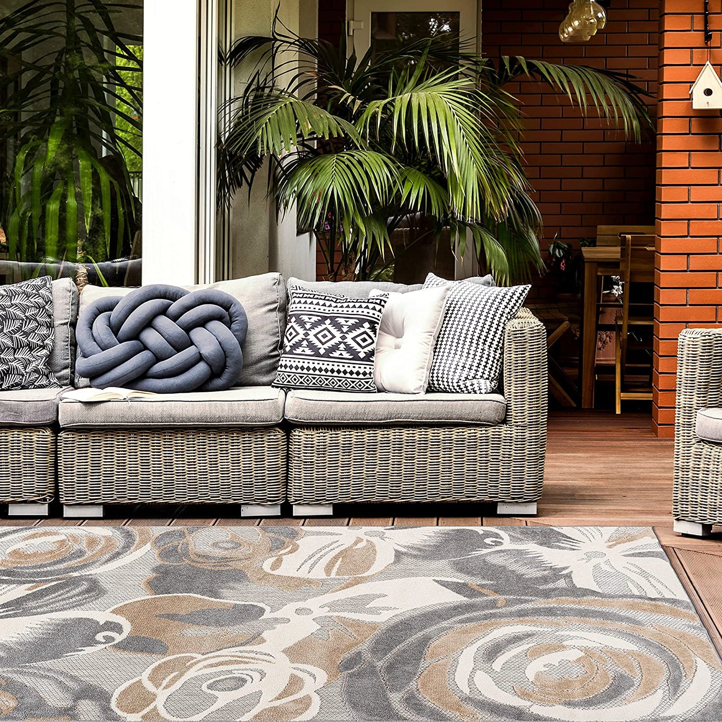 Ravenna Modern Large Floral Flowers Indoor/Outdoor Runner Rug Gray