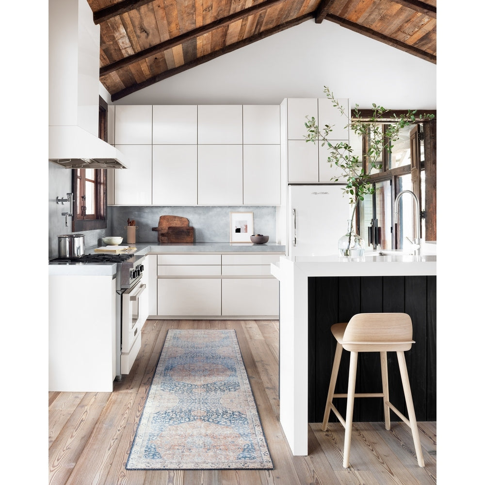 Isabelle Traditional Vintage Border Printed Area Rug