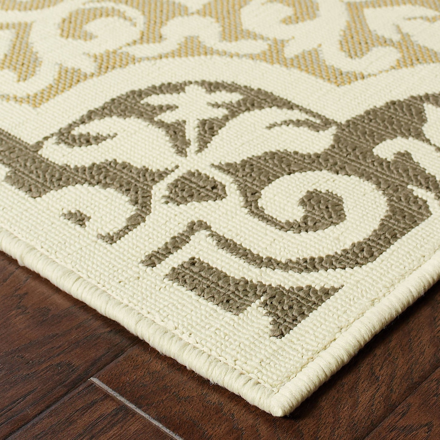 Floral Ivory/Grey/Gray Indoor-Outdoor Area Rug