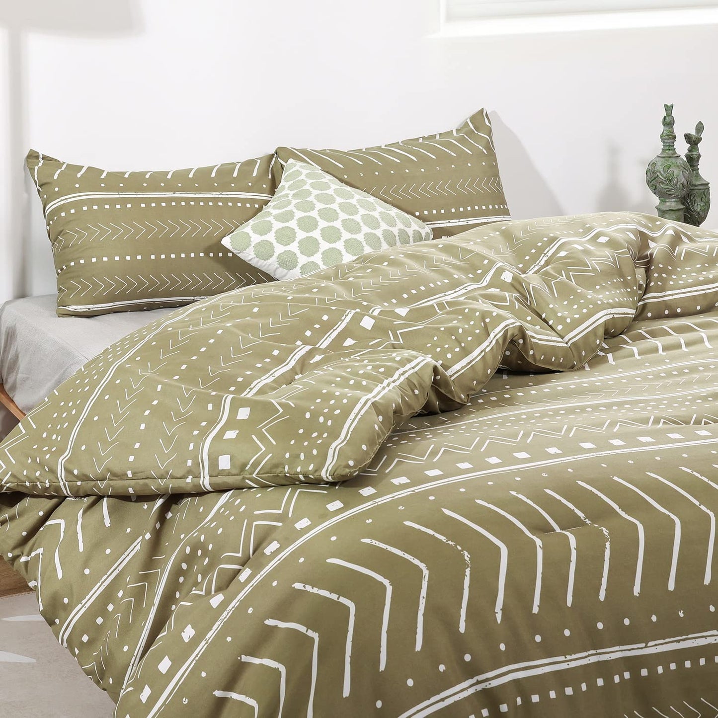 Folkloric Art Pattern Bedding with Soft Microfiber Fill Bedding, 1 Comforter & 2 Pillowcases