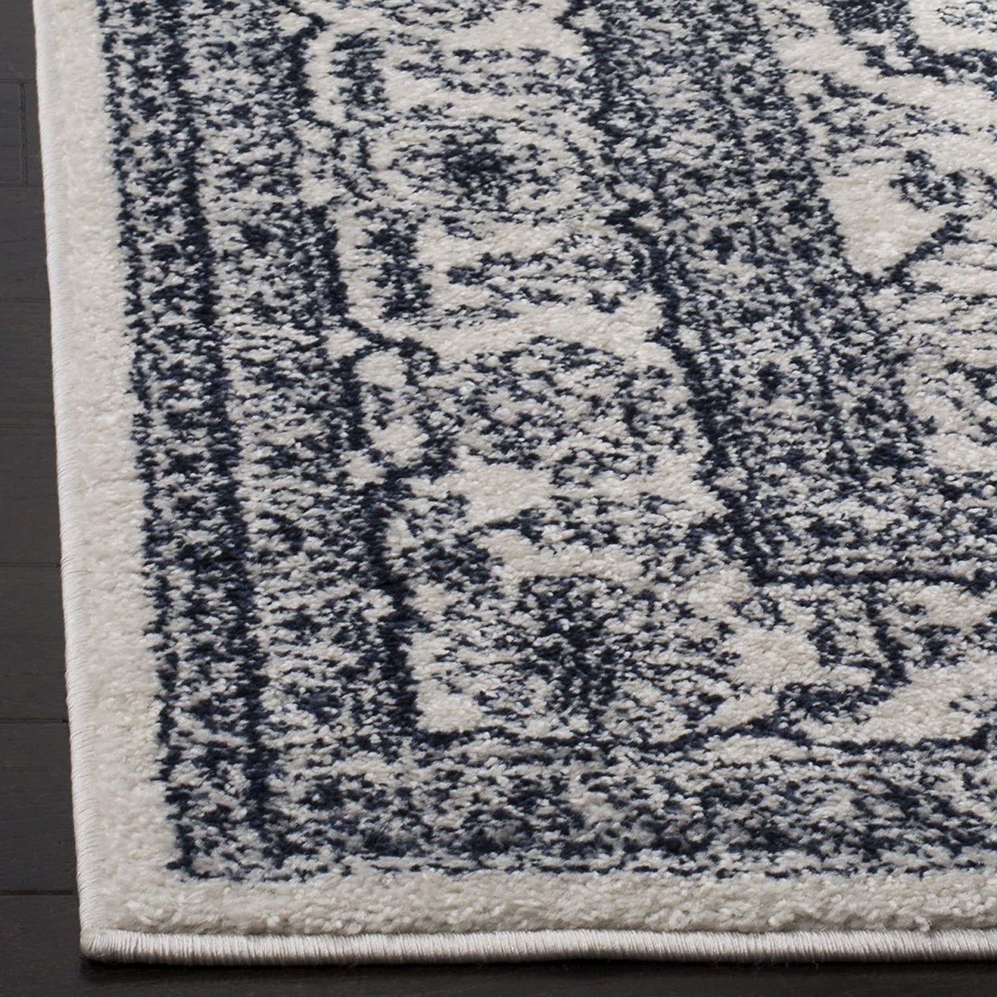 Oriental Vintage Distressed Medallion Ivory/Navy Soft Area Rug