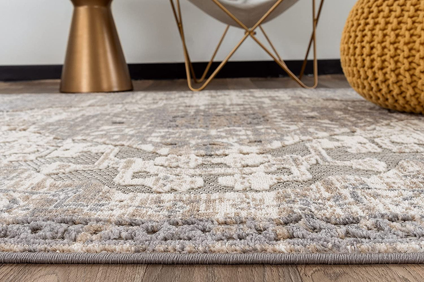 Distressed Traditional Indoor/Outdoor Area Rug