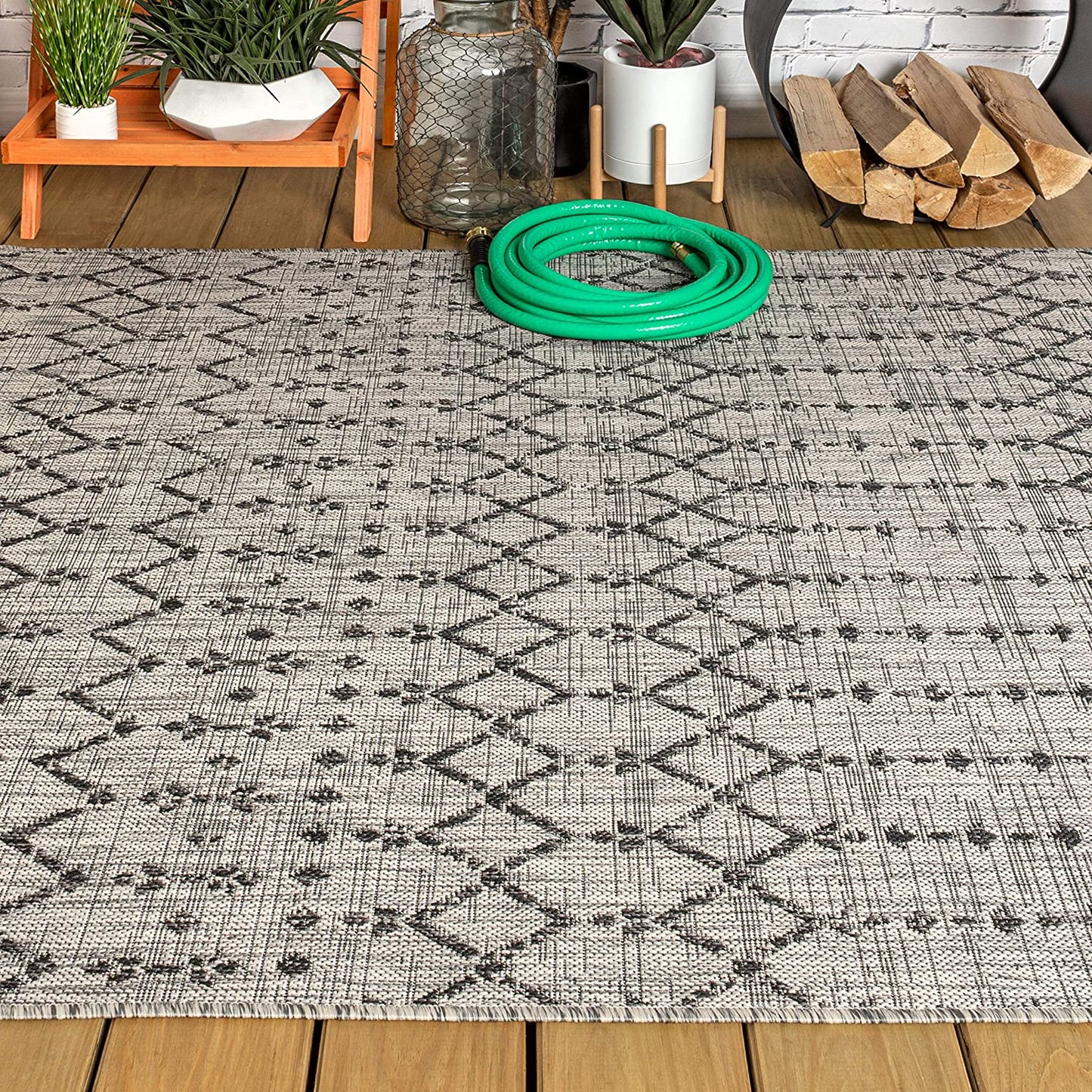Moroccan Geometric Textured Weave Indoor/Outdoor Gray/Black