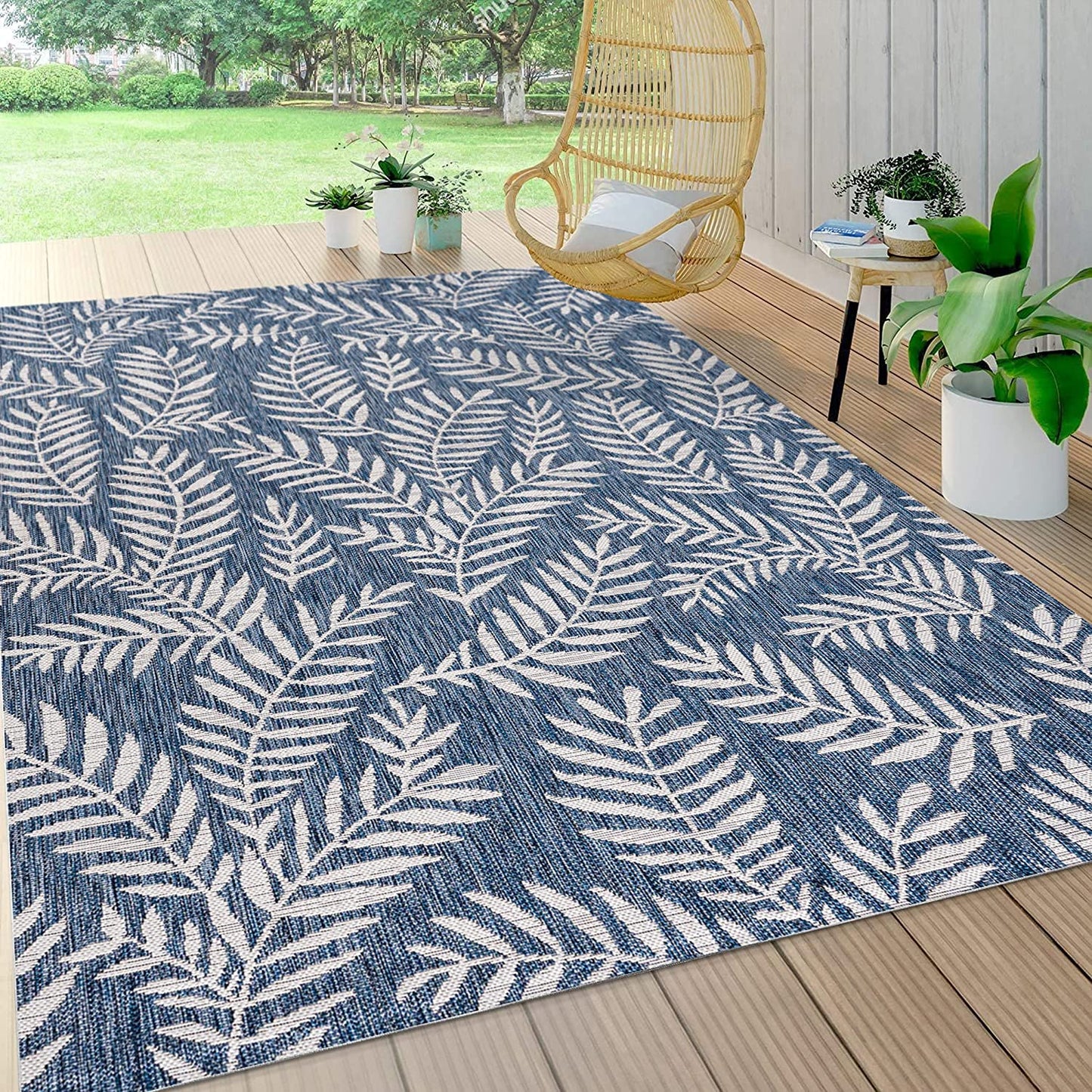 Nevis Palm Frond Indoor/Outdoor Navy/Ivory soft Area Rug