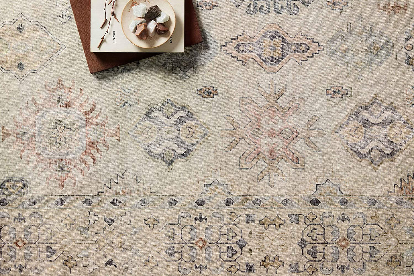 Hathaway Collection  Beige / Multi, Traditional Soft Area Rug