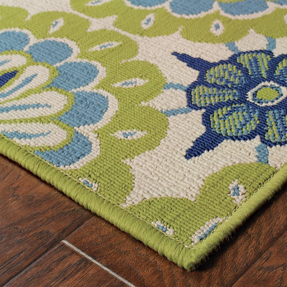 Carrington Mariefred Floral Indoor/ Outdoor Area Rug