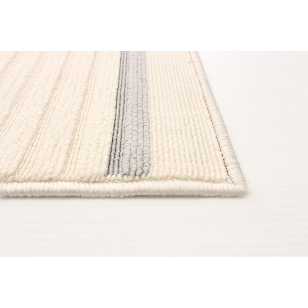 Indoor/ Outdoor Ivory Blue Nsvy Stripes Soft  Rug