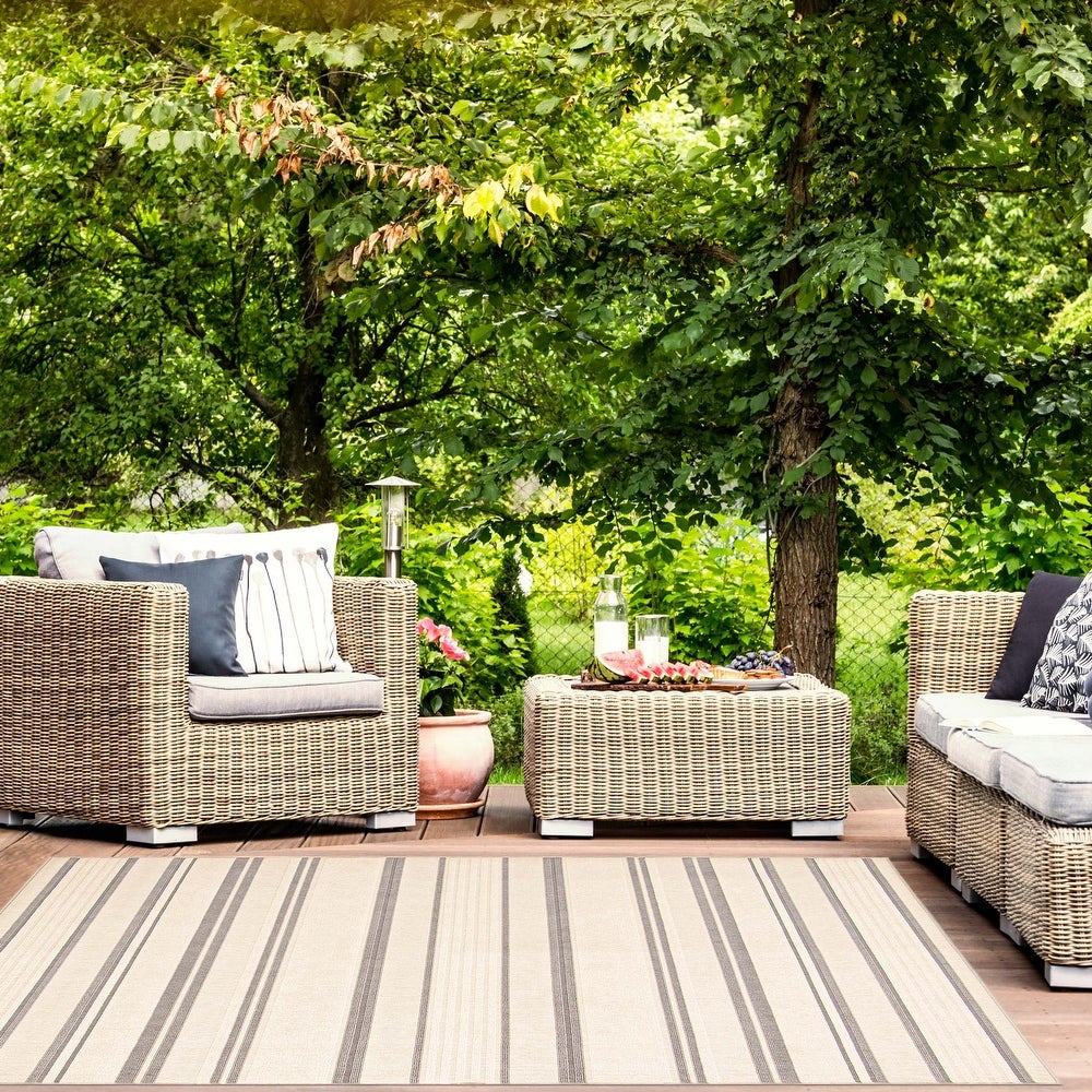 Indoor/ Outdoor Ivory Blue Nsvy Stripes Soft  Rug