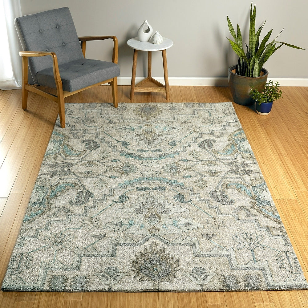 Hand Tufted Polyester Foist Soft Area Rug silver