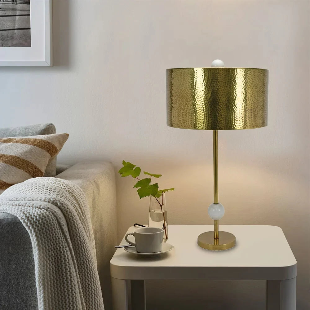 Kavana Décor Hallofax Table Lamp in Gold