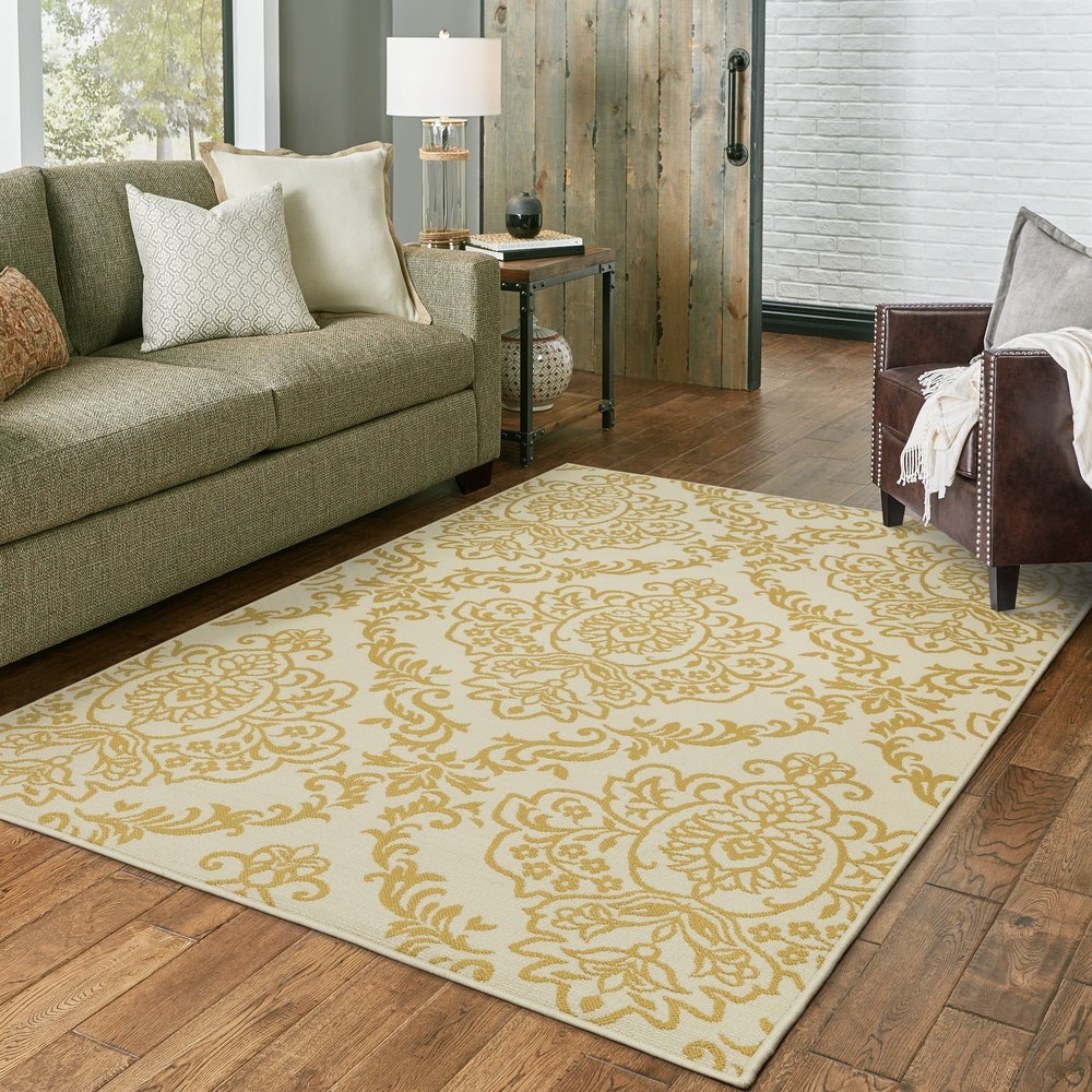 Bletcher Floral Damask Indoor/ Outdoor Soft Area Rug