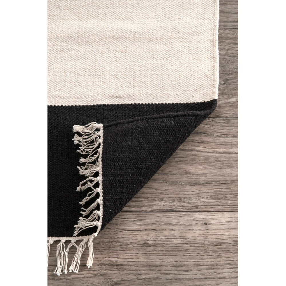 Casual Coastal Stripped Fringe Area Rug