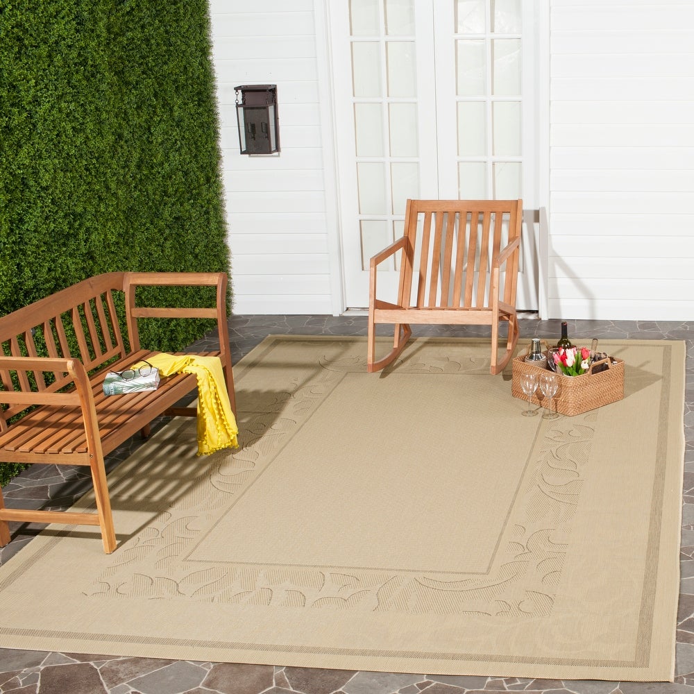 Courtyard Doreen Indoor/ Outdoor Patio Backyard Soft Rug