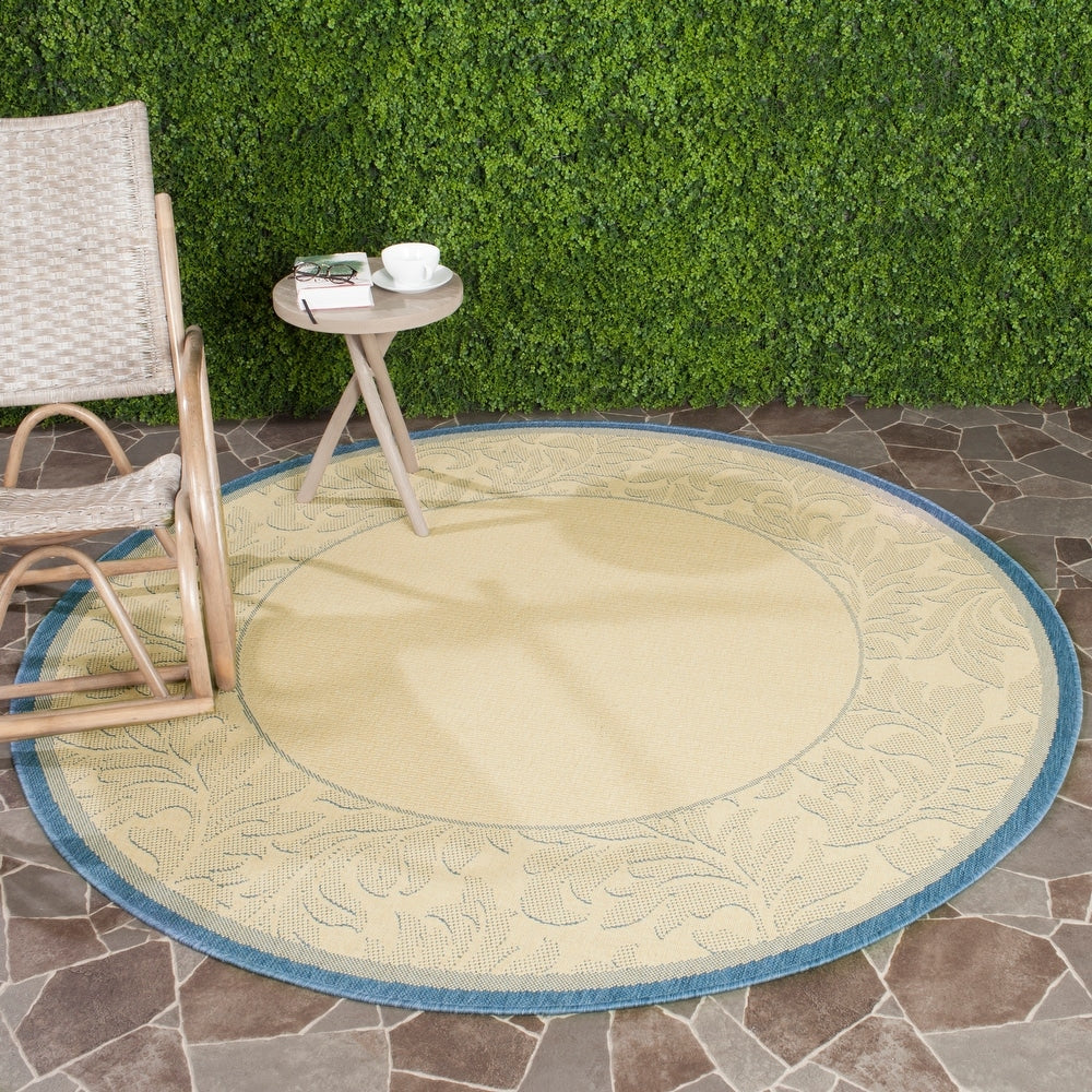 Courtyard Mardell Indoor/ Outdoor Patio Backyard Soft Rug