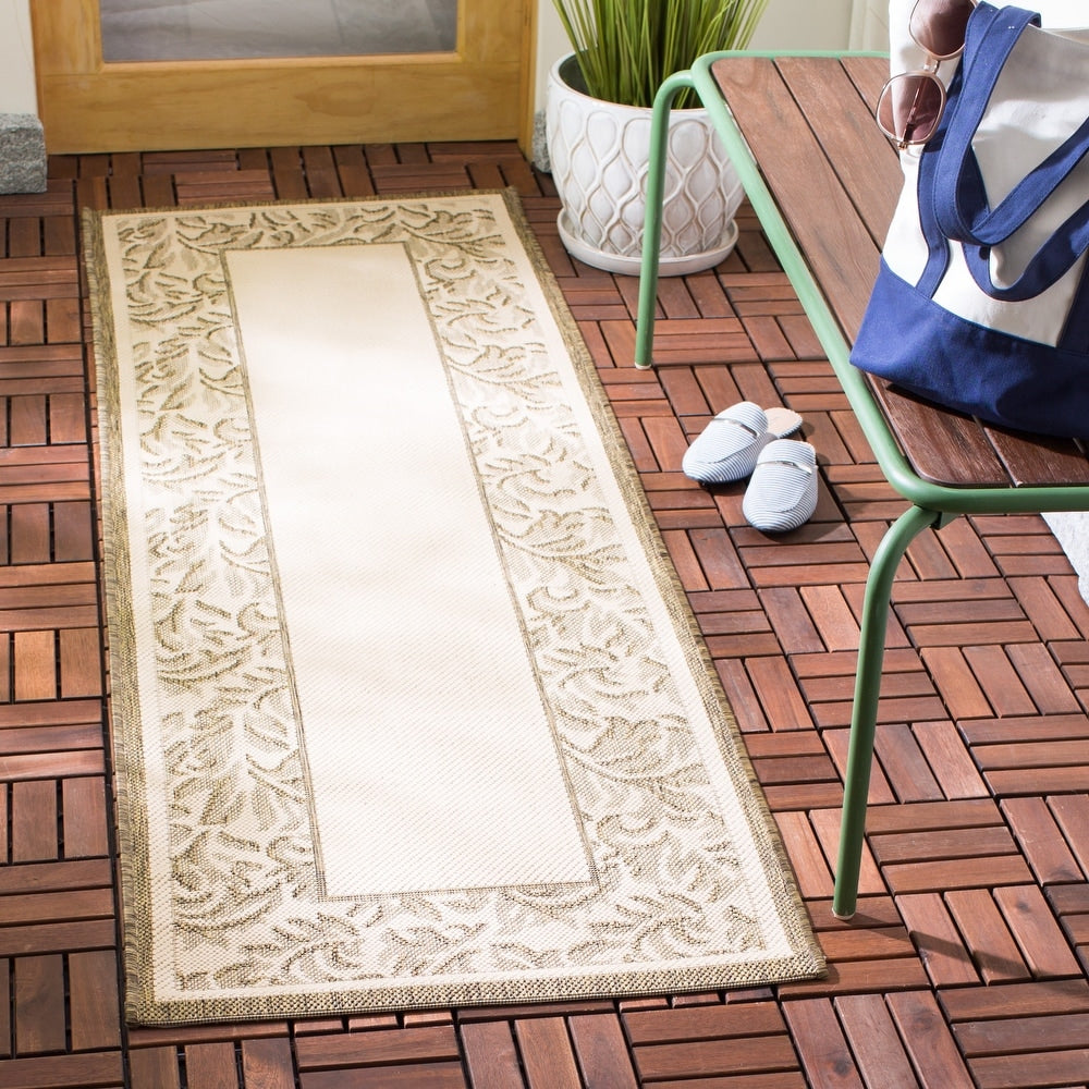 Courtyard Mardell Indoor/ Outdoor Patio Backyard Soft Rug