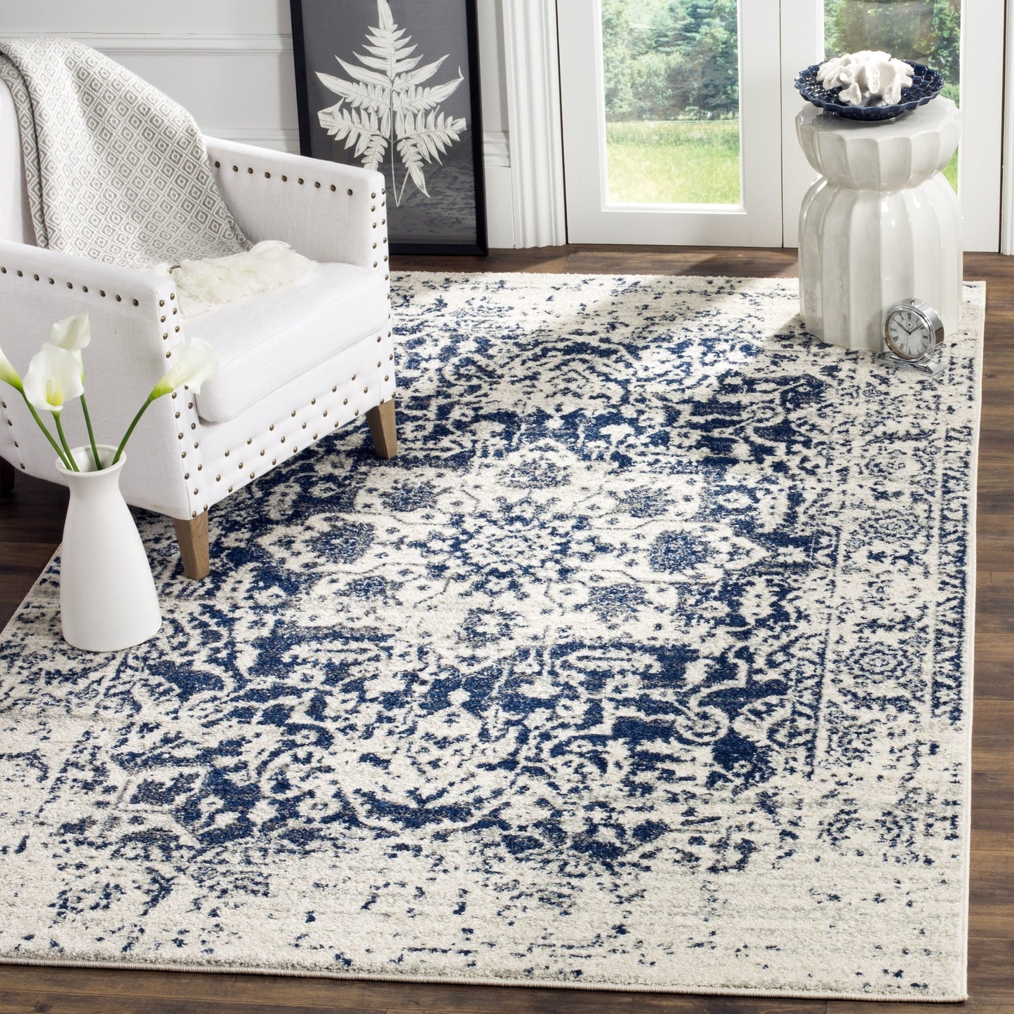 Contemporary Cream/ Navy Rugs