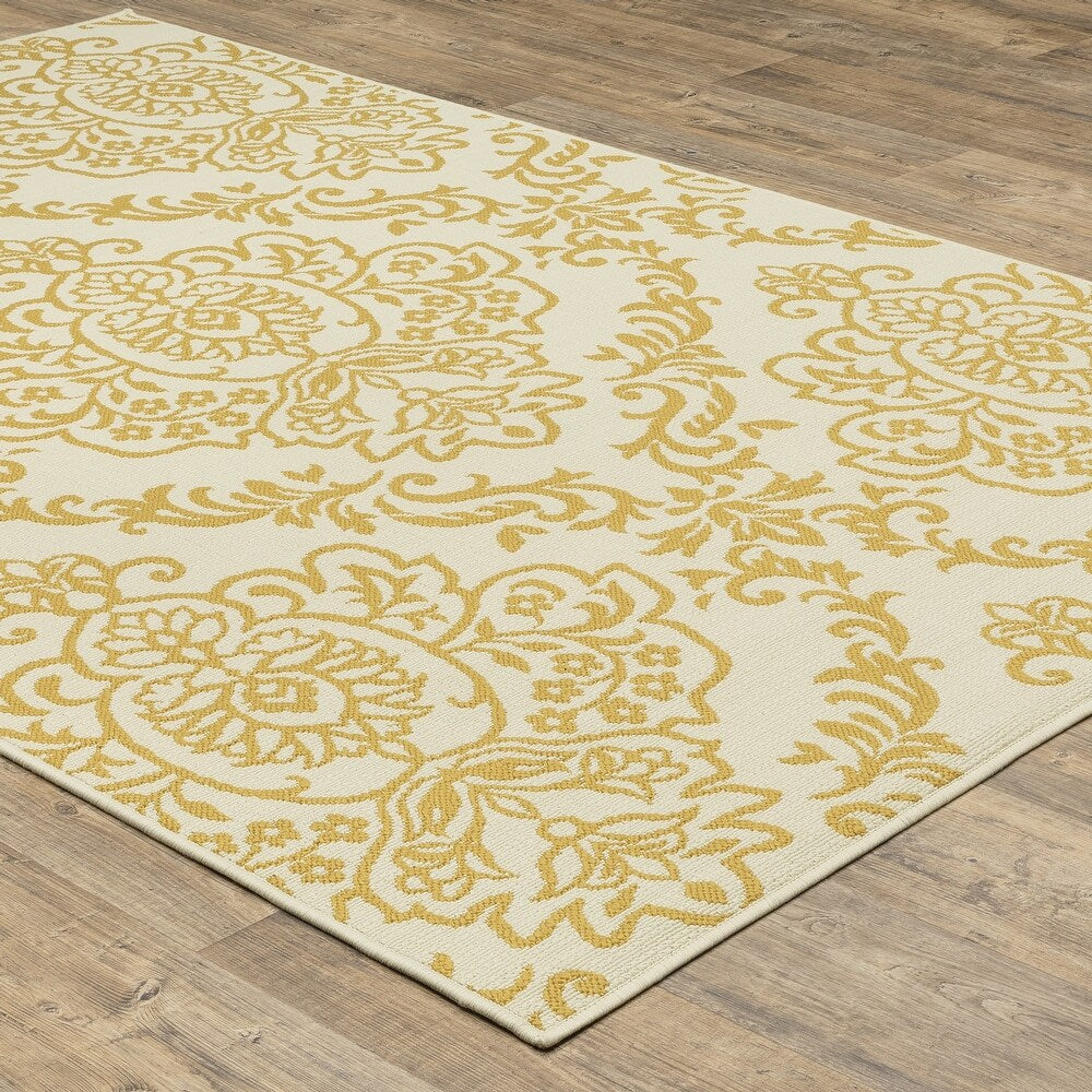 Bletcher Floral Damask Indoor/ Outdoor Soft Area Rug