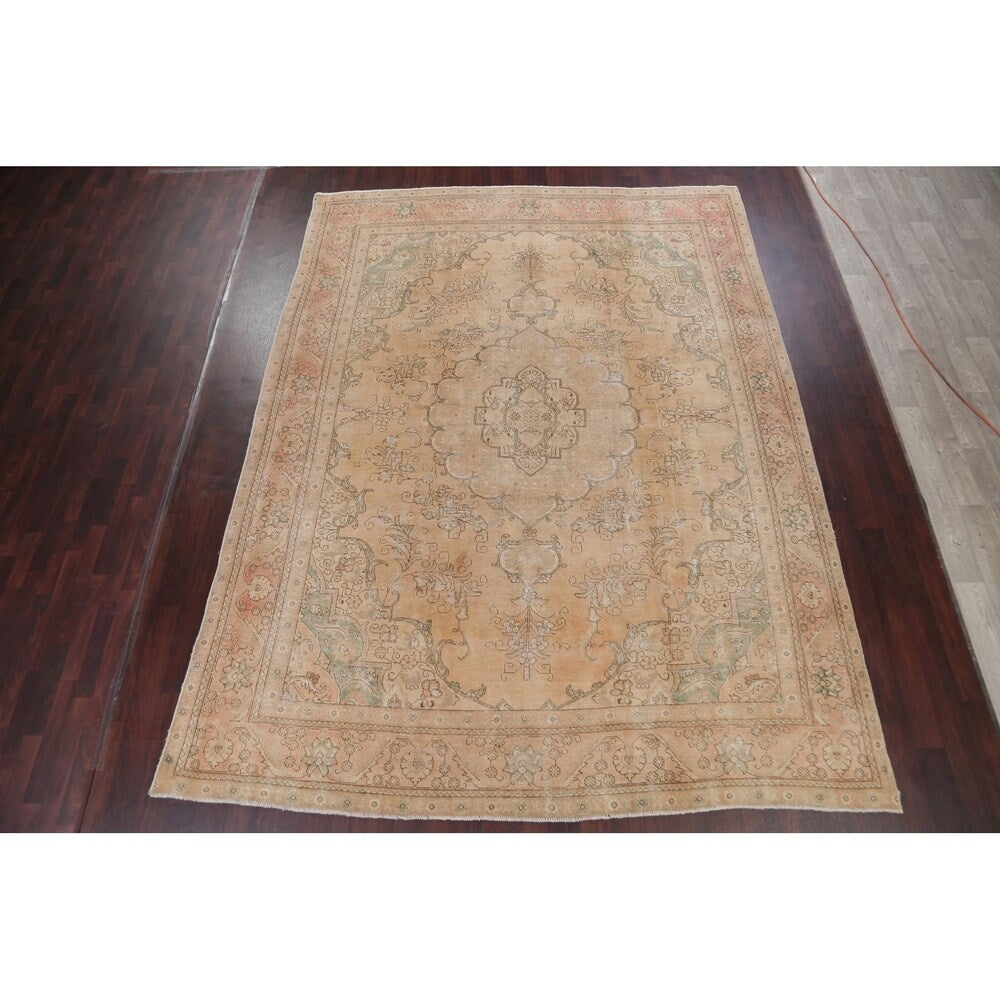 Mbise Handmade Distressed Medallion Persian Soft Area Rug